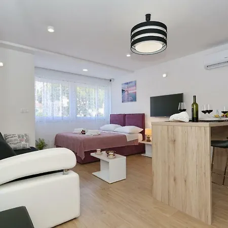 Apartman Two New By The Town Center Zára