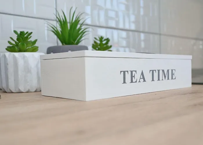 Two New By The Town Center Апартаменты *