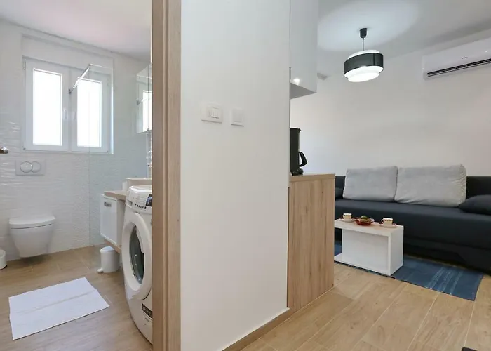 Two New By The Town Center Задар