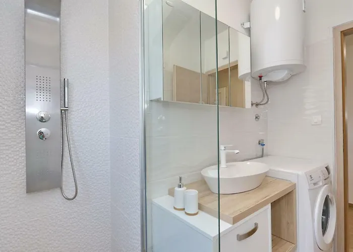 Two New By The Town Center Задар